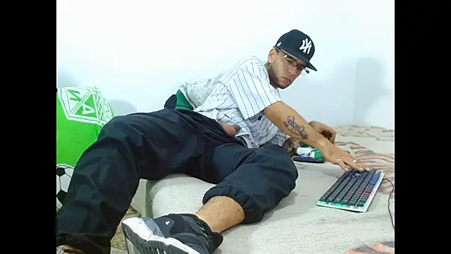 Snapshot of Alphamaster_92 chatting on 23, 6, 2026 Alphamaster 92 online show from 23, 6, 2026