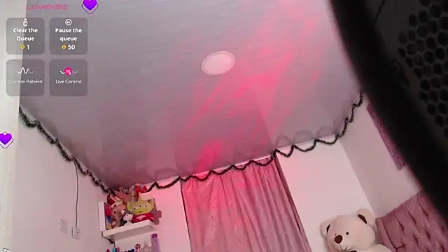 Snapshot of violett_brown9 chatting on 25, 6, 2026 violett brown9 online show from 25, 6, 2026