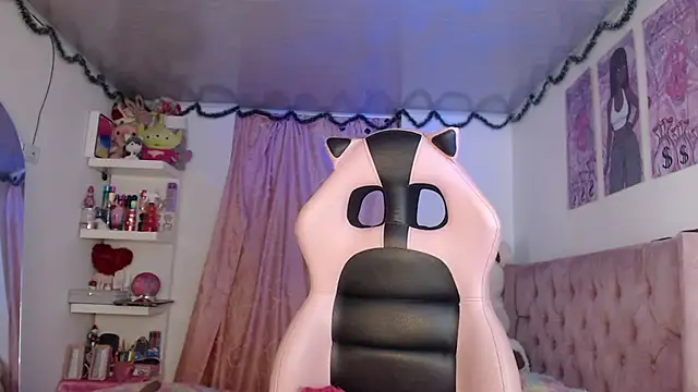 Snapshot of violett_brown9 chatting on 15, 6, 2026 violett brown9 online show from 15, 6, 2026
