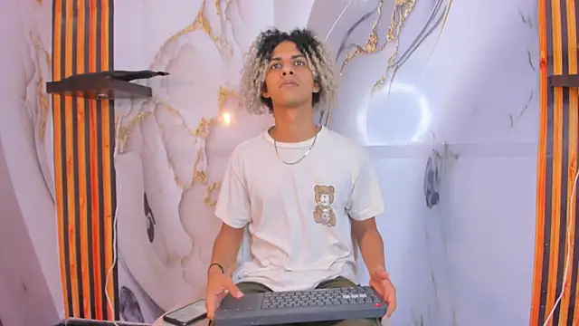 Victor LatinBoy online show from 20, 12, 2025