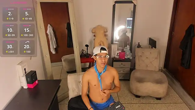 Victor LatinBoy online show from 10, 4, 2026