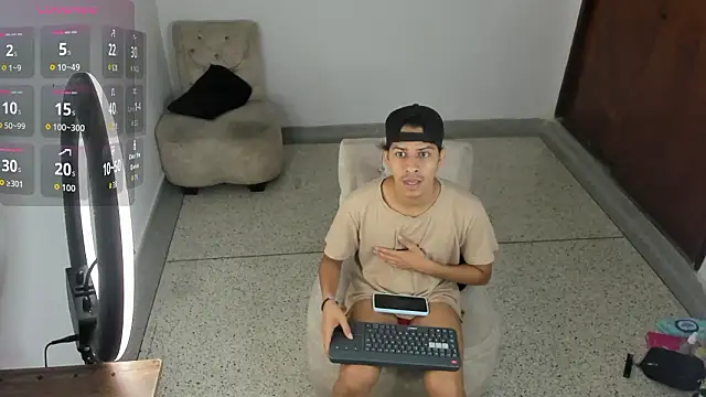 Victor LatinBoy online show from 7, 3, 2026