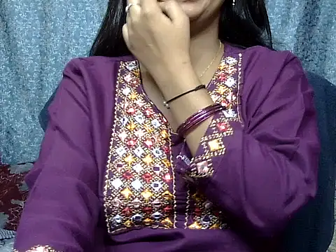 cute Dirty Diva online show from 7, 5, 2026