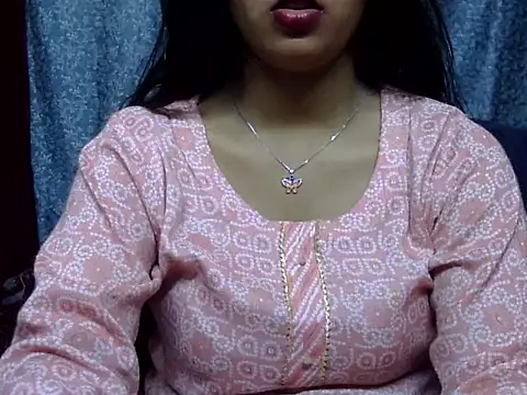 cute Dirty Diva online show from 4, 5, 2026