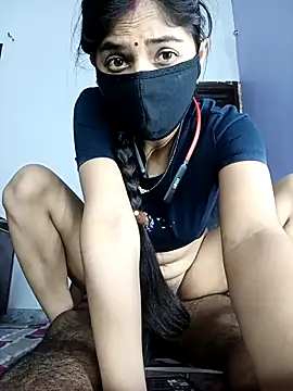 Snapshot of Curvy_Kavya chatting on 8, 4, 2026 Curvy Kavya online show from 8, 4, 2026