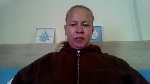 Snapshot of jennyblondeuk chatting on 7, 5, 2026 jennyblondeuk online show from 7, 5, 2026