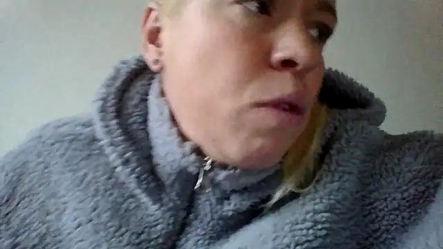 jennyblondeuk online show from 1, 2, 2026