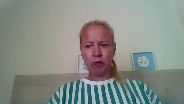 Snapshot of jennyblondeuk chatting on 28, 4, 2026 jennyblondeuk online show from 28, 4, 2026