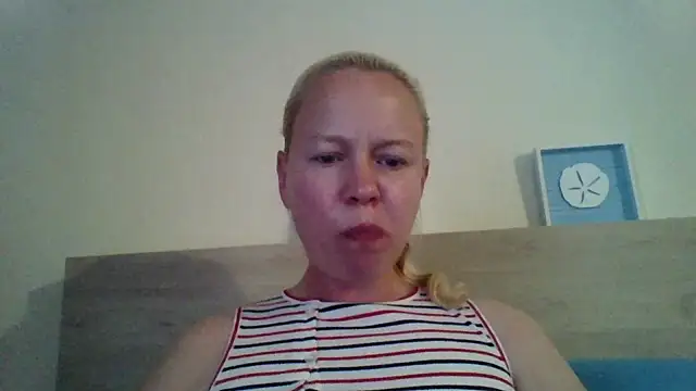 Snapshot of jennyblondeuk chatting on 19, 4, 2026 jennyblondeuk online show from 19, 4, 2026