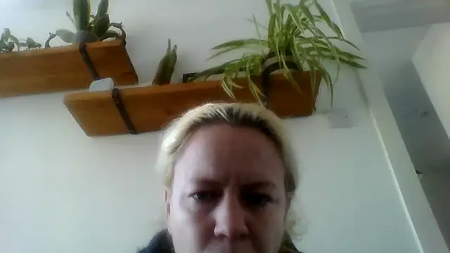 jennyblondeuk online show from 4, 3, 2026