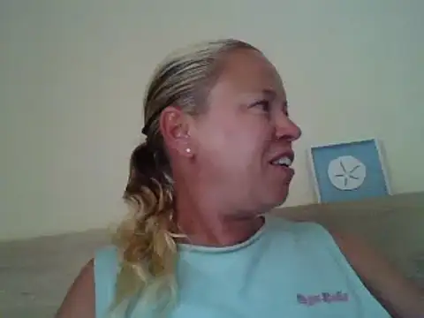 Snapshot of jennyblondeuk chatting on 23, 5, 2026 jennyblondeuk online show from 23, 5, 2026