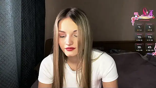 Snapshot of EmllyLighty chatting on 13, 2, 2026 EmllyLighty online show from 13, 2, 2026