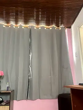 Snapshot of _zoe_bakerr chatting on 15, 1, 2026 zoe bakerr online show from 15, 1, 2026