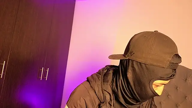 cute emmma online show from 11, 4, 2026