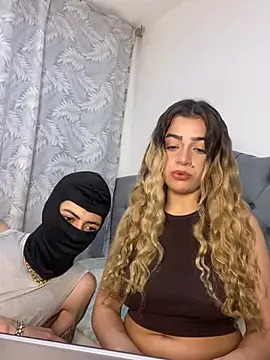 cute emmma online show from 2, 2, 2026