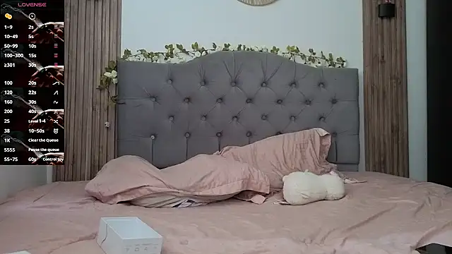 cute emmma online show from 25, 5, 2026