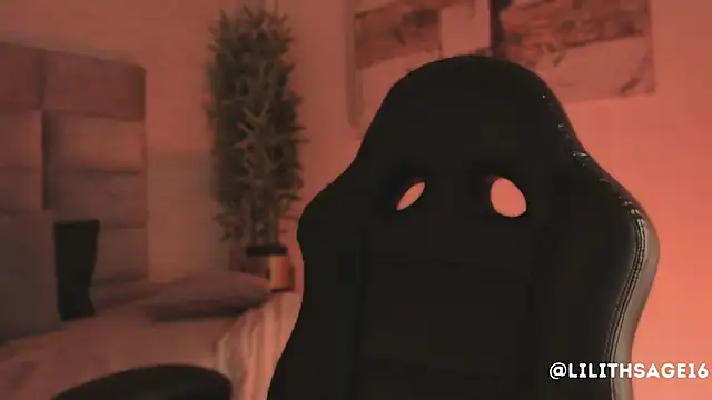 Lilith Sage  online show from 31, 3, 2026