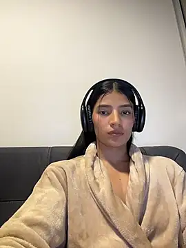 Snapshot of Ema_Rose_ chatting on 18, 6, 2026 Ema Rose online show from 18, 6, 2026
