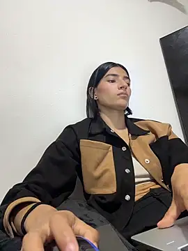 Ema Rose  online show from 13, 4, 2026