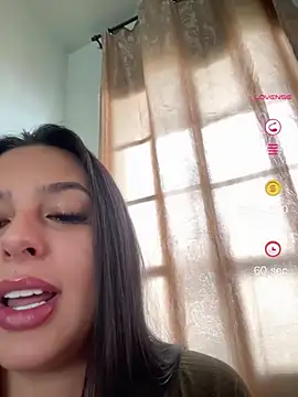 Snapshot of jujuarantes__2026 chatting on 4, 6, 2026 jujuarantes 2026 online show from 4, 6, 2026