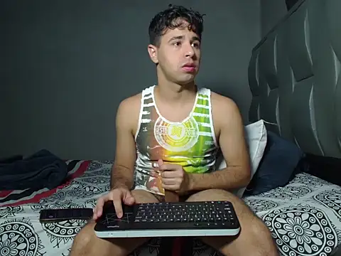 MAXIMILAINO-XXX online show from 8, 3, 2026