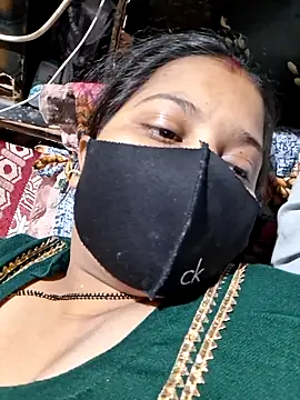 Snapshot of Radhacpl9528 chatting on 17, 1, 2026 Radhacpl9528 online show from 17, 1, 2026