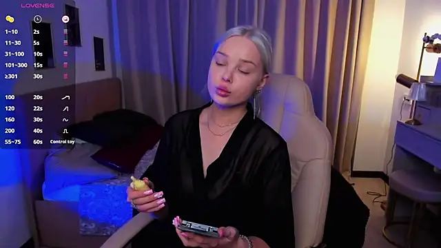 Leslie Caronn online show from 29, 3, 2026