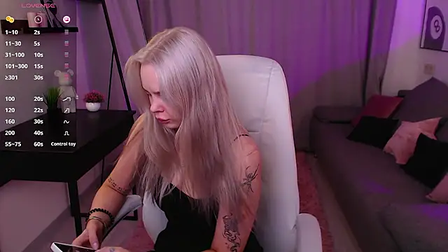 Leslie Caronn online show from 11, 2, 2026