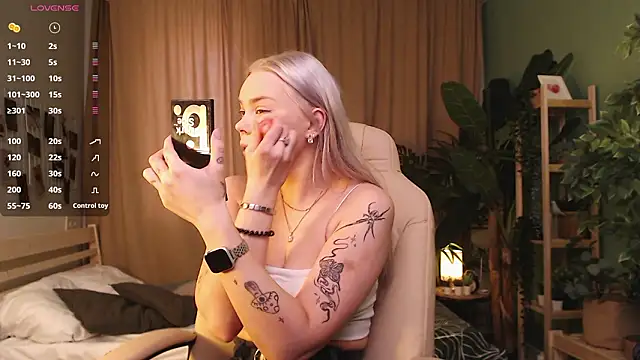 Leslie Caronn online show from 12, 2, 2026