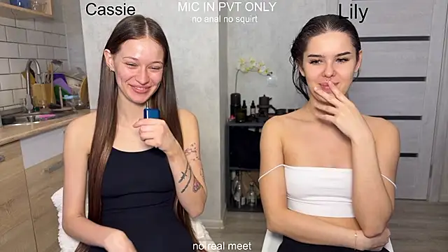 Snapshot of girls_secrets chatting on 4, 2, 2026 girls secrets online show from 4, 2, 2026