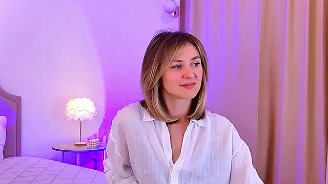 Snapshot of EmeraldGlow chatting on 8, 2, 2026 EmeraldGlow online show from 8, 2, 2026