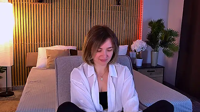 EmeraldGlow online show from 2, 5, 2026