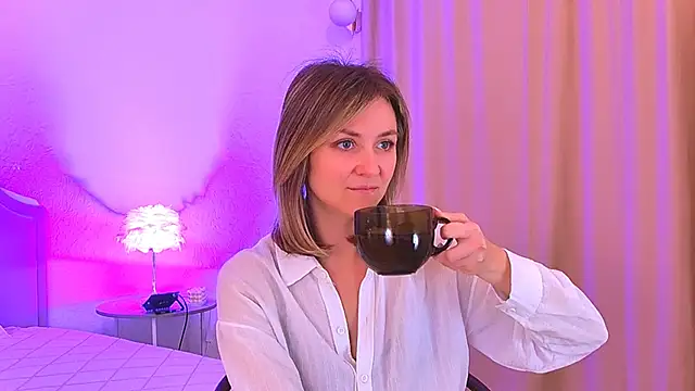 Snapshot of EmeraldGlow chatting on 9, 2, 2026 EmeraldGlow online show from 9, 2, 2026