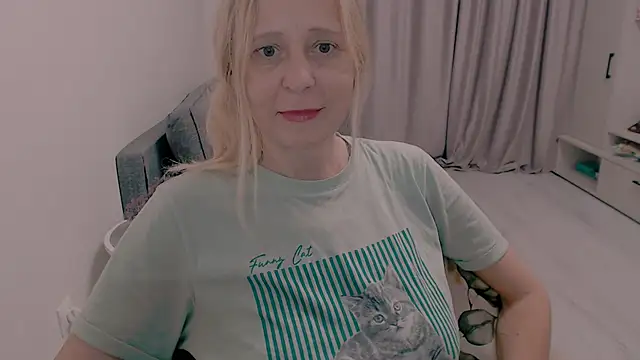 MiLenaMilf online show from 25, 10, 2025