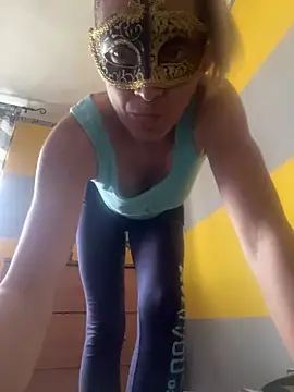 Snapshot of SexyMamiVee chatting on 19, 4, 2026 SexyMamiVee online show from 19, 4, 2026