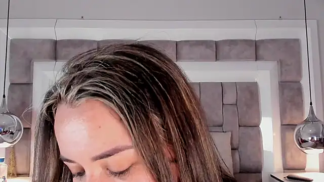 Snapshot of ElenaWatsonn chatting on 5, 2, 2026 ElenaWatsonn online show from 5, 2, 2026