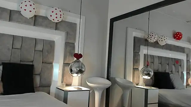 Snapshot of ElenaWatsonn chatting on 13, 2, 2026 ElenaWatsonn online show from 13, 2, 2026