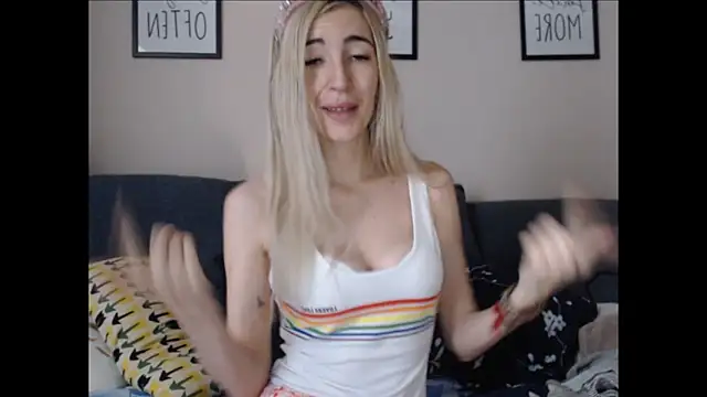 BarbieBlondieGirl online show from 8, 6, 2026