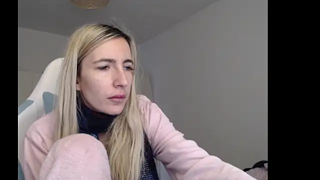 BarbieBlondieGirl online show from 21, 2, 2026