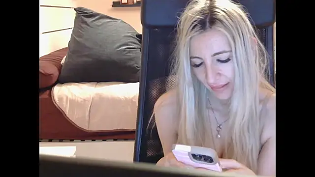 BarbieBlondieGirl online show from 17, 1, 2026