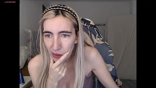 BarbieBlondieGirl online show from 18, 5, 2026