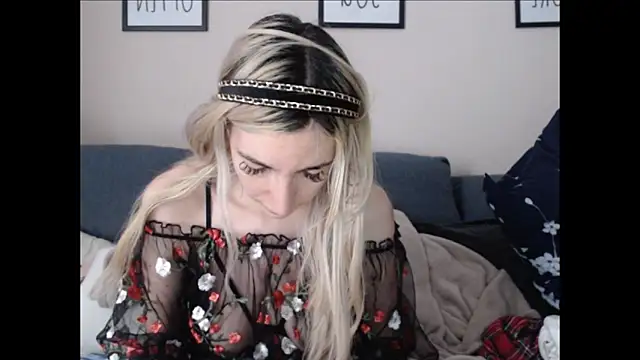 BarbieBlondieGirl online show from 11, 6, 2026