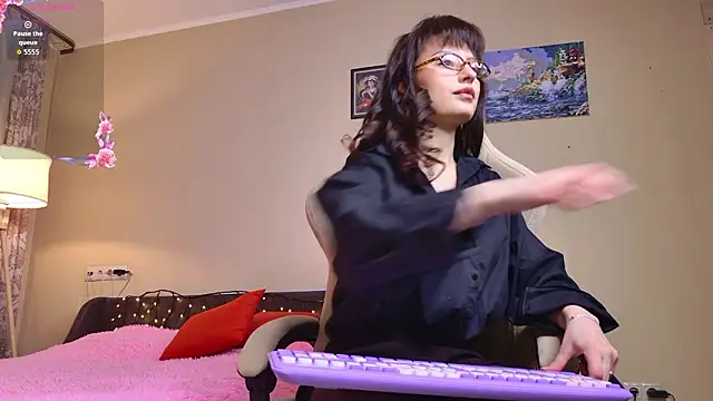 Snapshot of Mirellune chatting on 7, 2, 2026 Mirellune online show from 7, 2, 2026