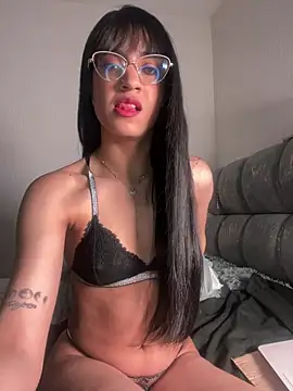 Snapshot of ValentinaEvanz chatting on 2, 6, 2026 ValentinaEvanz online show from 2, 6, 2026