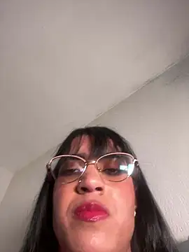 Snapshot of ValentinaEvanz chatting on 20, 5, 2026 ValentinaEvanz online show from 20, 5, 2026