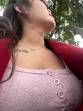 Molly-xiao online show from 15, 4, 2026