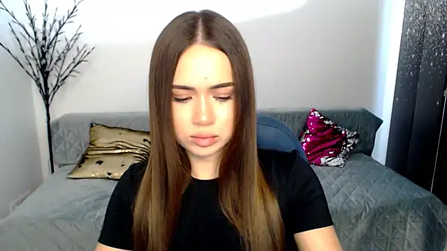 Snapshot of heiley_love chatting on 6, 1, 2026 heiley love online show from 6, 1, 2026