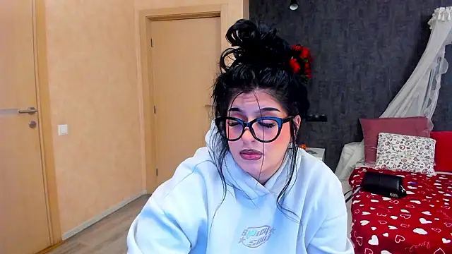 NayaNoirX online show from 5, 3, 2026