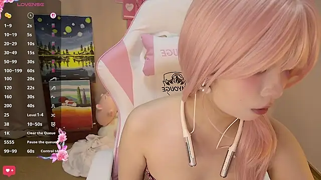 cuteqiqi online show from 17, 4, 2026