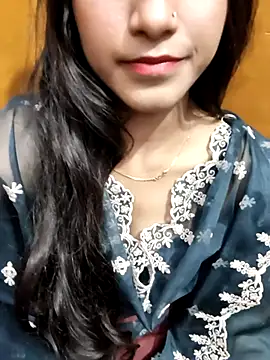 Yours-Zeenat online show from 8, 3, 2026